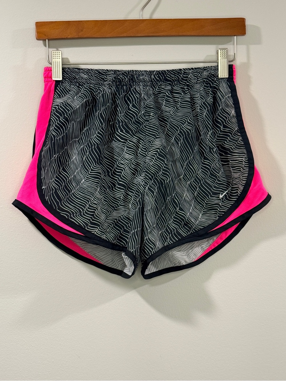 Nike Women's Black & Hot Pink Athletic Running Shorts Size S